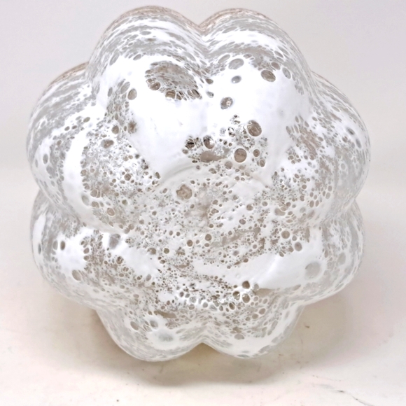 Large Art Glass Gold And White Pumpkin With Irridecent Stem - Picture 5 of 5